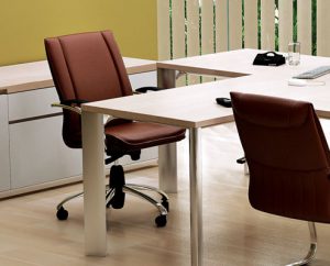 طراحی داخلی با استفاده از صندلی مدیریتی نیلپر مدل CM809E